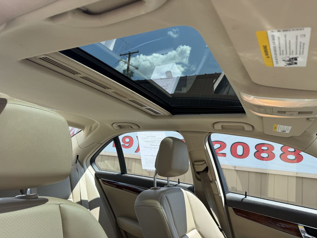 2011 Mercedes-Benz C-Class Image 21