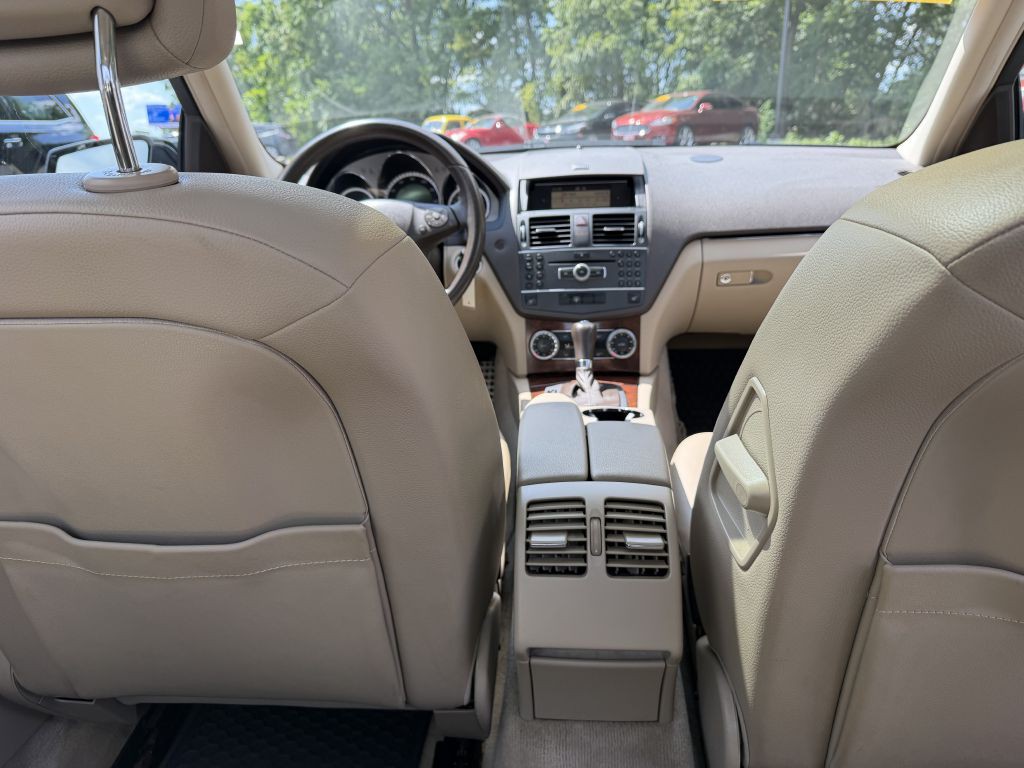 2011 Mercedes-Benz C-Class Image 26