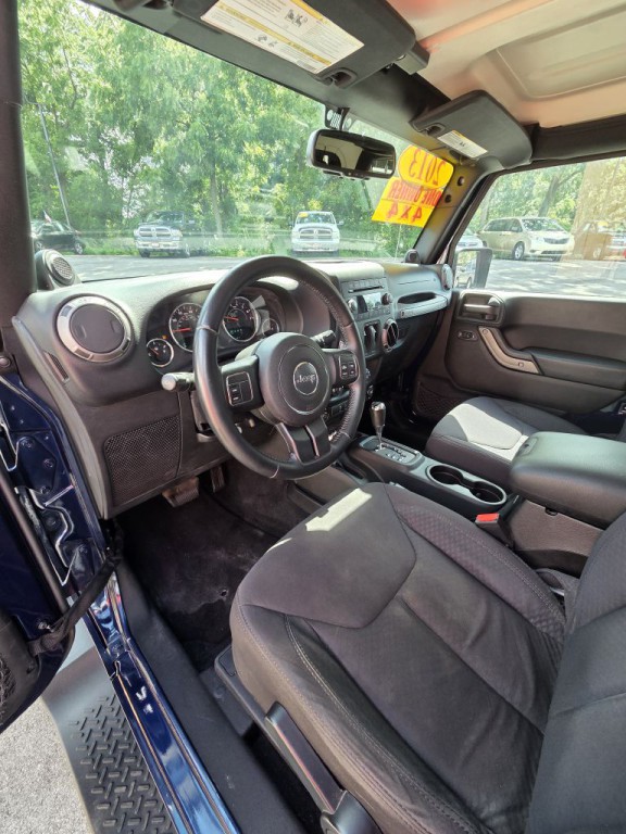 2013 Jeep Wrangler Image 9