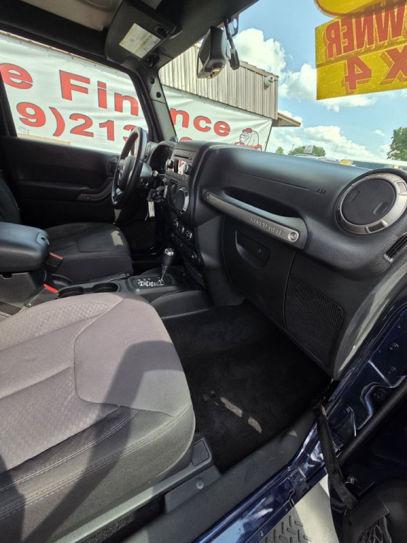 2013 Jeep Wrangler Image 14