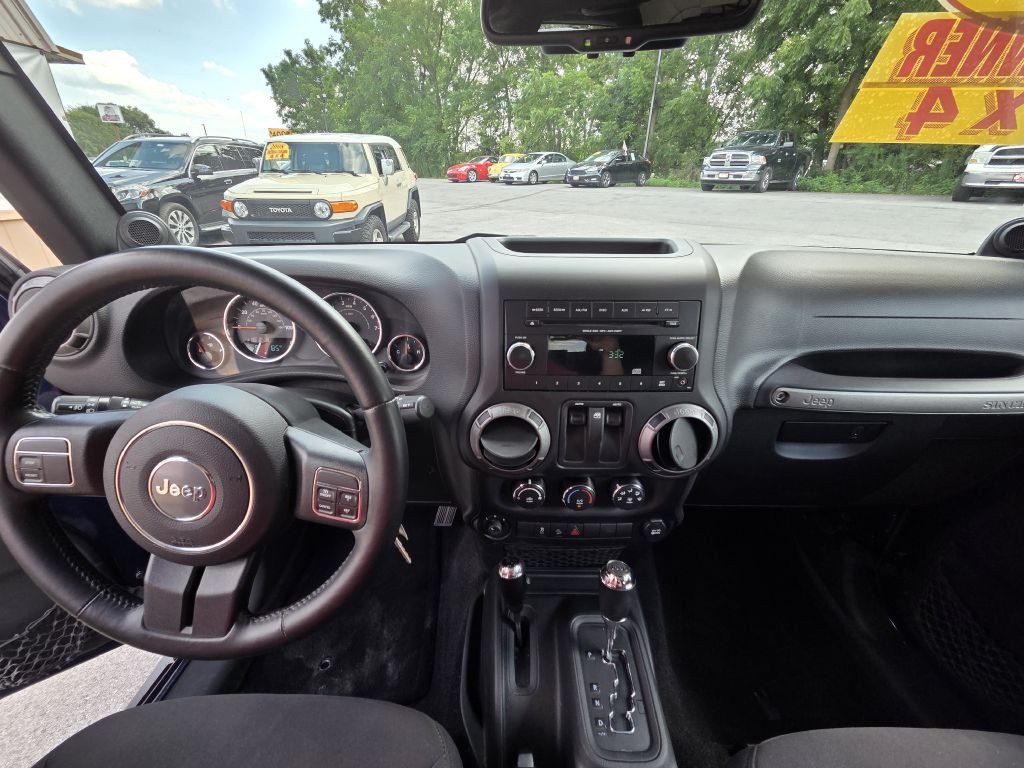 2013 Jeep Wrangler Image 17