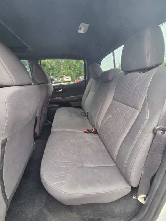 2017 Toyota Tacoma Image 13