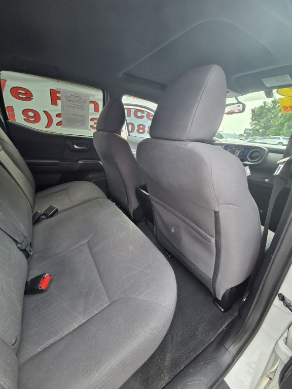 2017 Toyota Tacoma Image 15