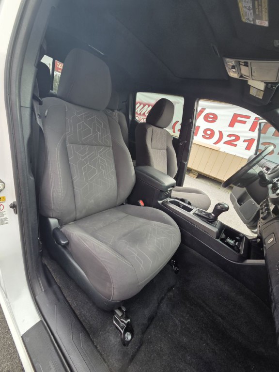 2017 Toyota Tacoma Image 19