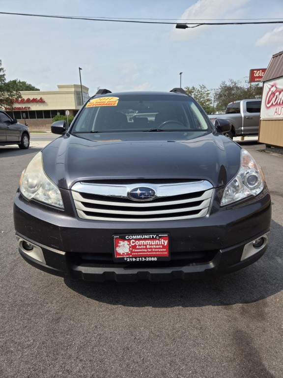 2011 Subaru Outback Image 2