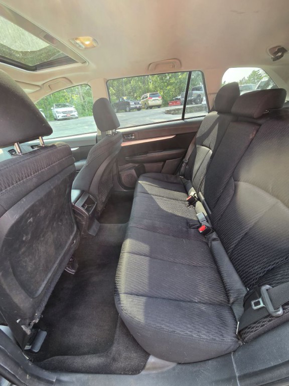 2011 Subaru Outback Image 11