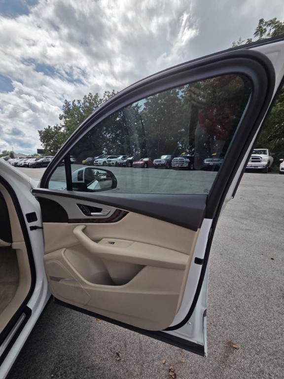 2018 Audi Q7 Image 23
