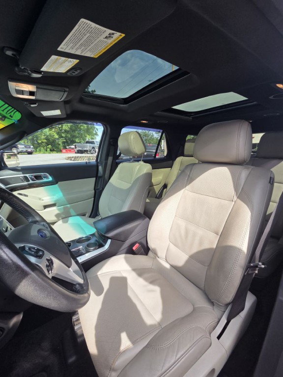 2011 Ford Explorer Image 12