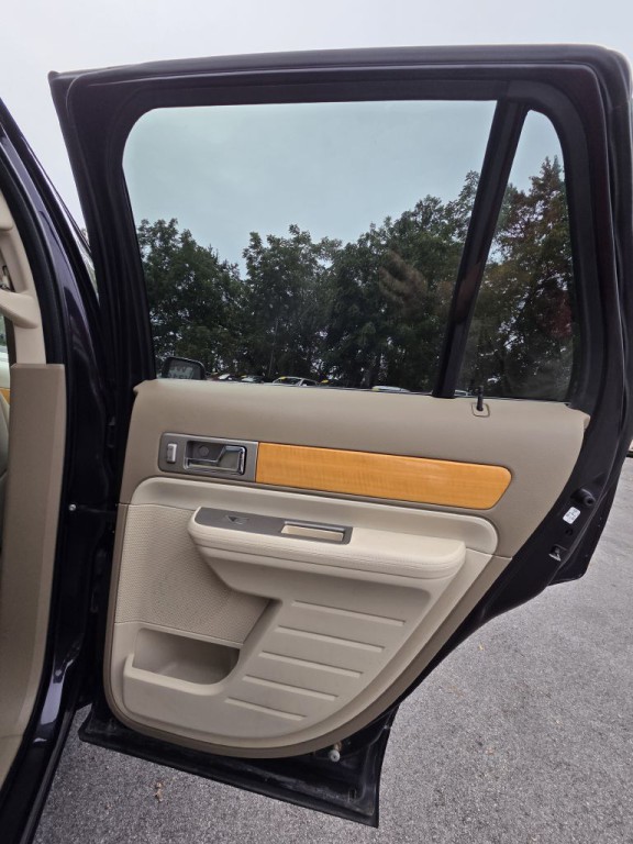 2007 Lincoln MKX Image 16