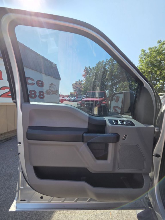 2015 Ford F-150 Image 9