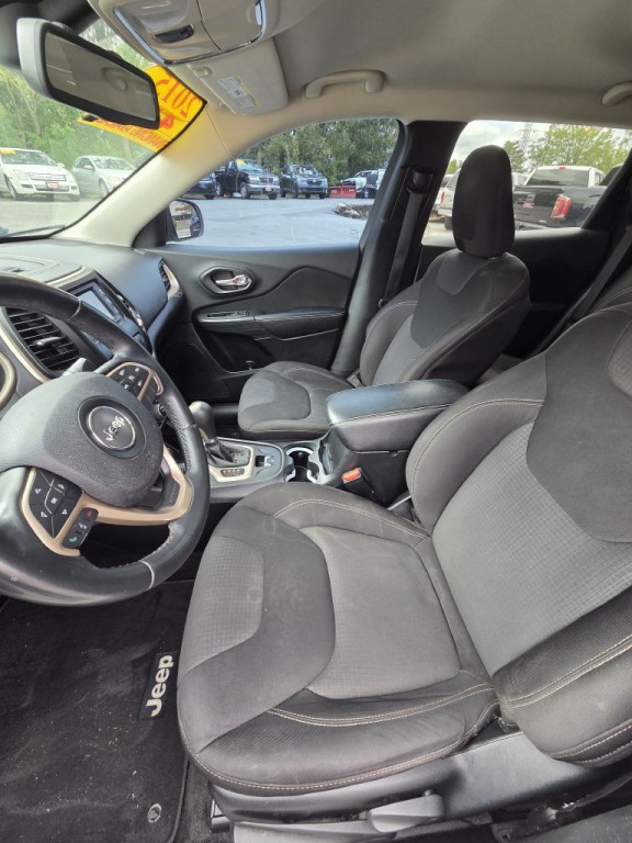 2015 Jeep Cherokee Image 11