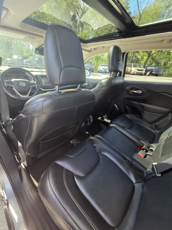 2015 Jeep Cherokee Image 14