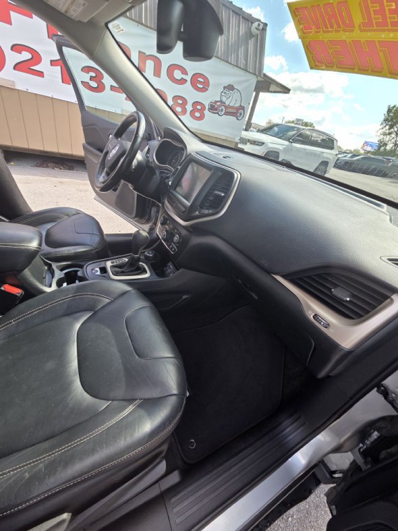 2015 Jeep Cherokee Image 21