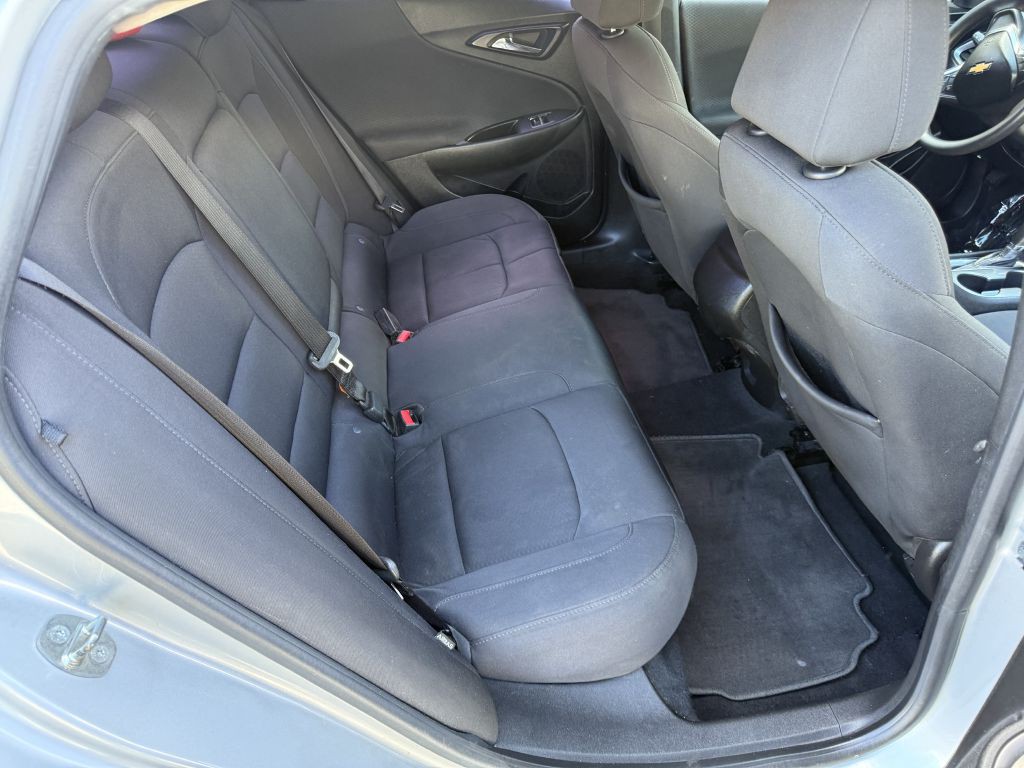 2016 Chevrolet Malibu Image 11
