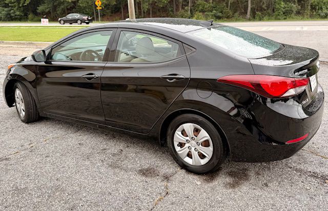 2016 Hyundai Elantra Image 4