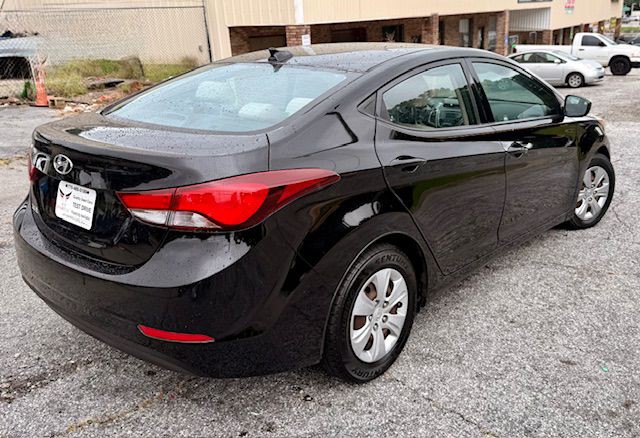 2016 Hyundai Elantra Image 6