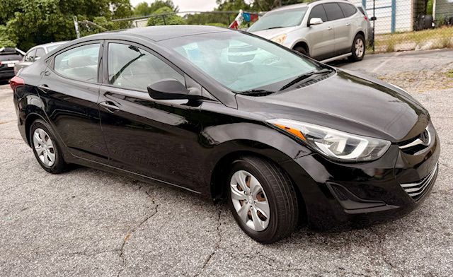 2016 Hyundai Elantra Image 8