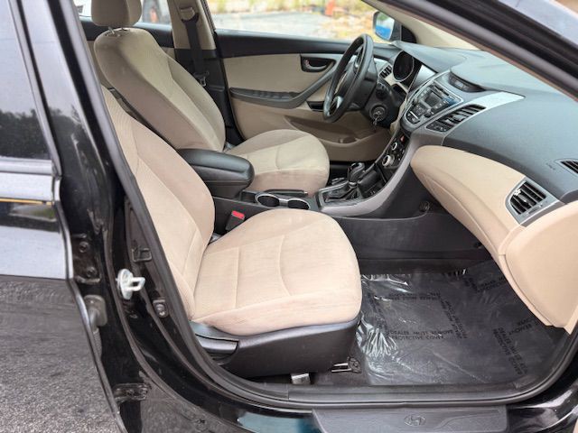 2016 Hyundai Elantra Image 10