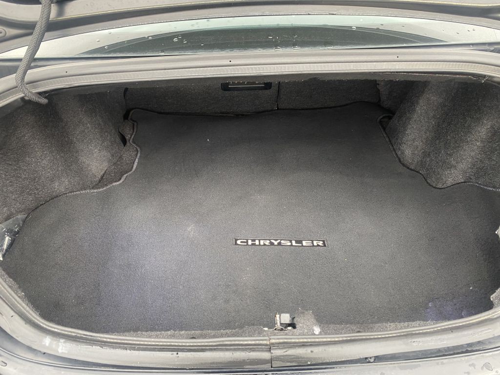 2013 Chrysler 200 Image 14
