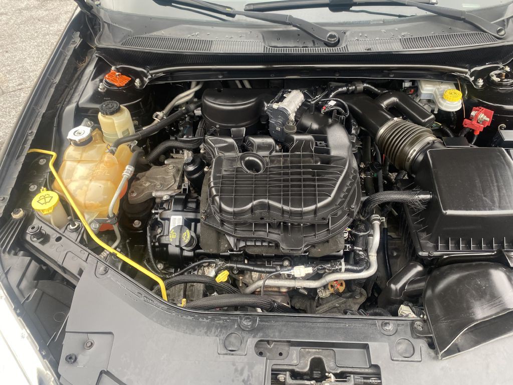 2013 Chrysler 200 Image 15