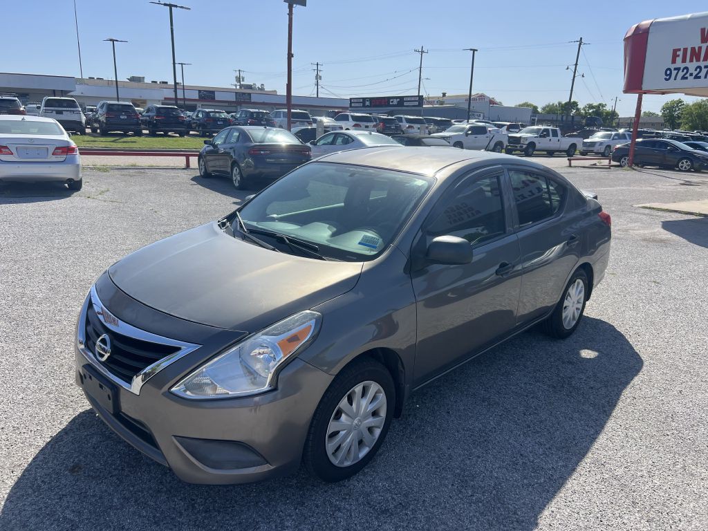 2015 Nissan Versa Image 3