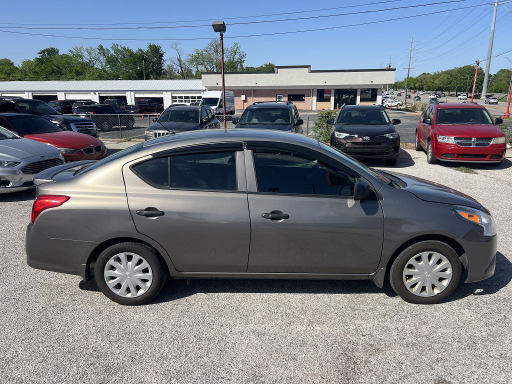 2015 Nissan Versa Image 5