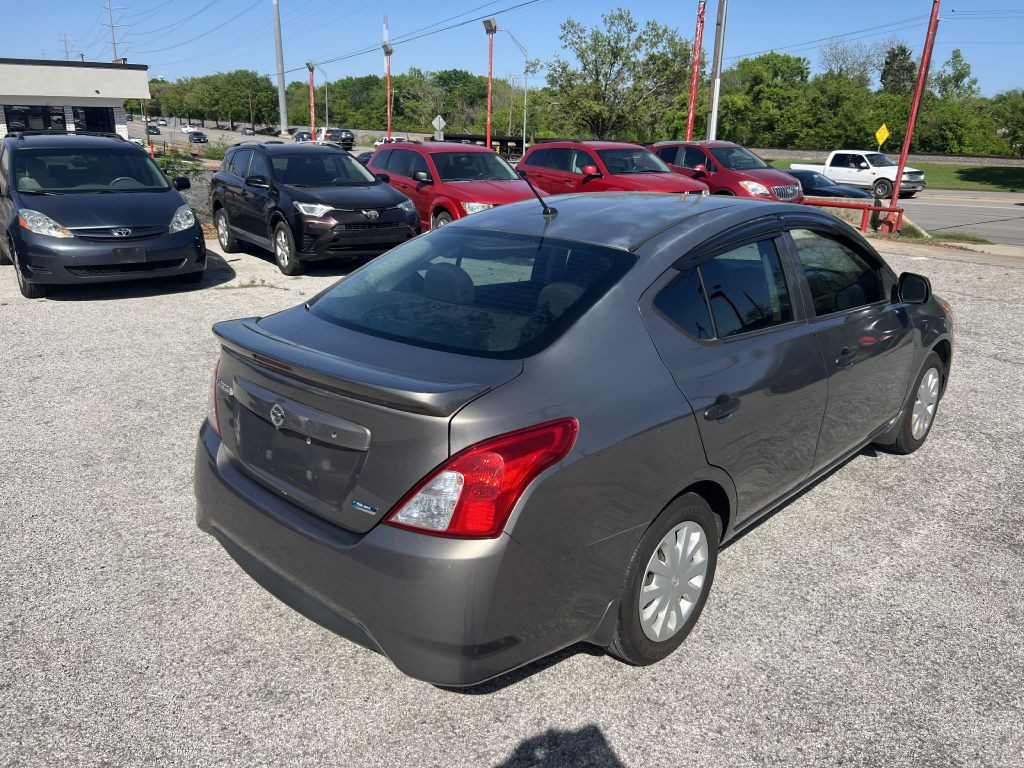 2015 Nissan Versa Image 6