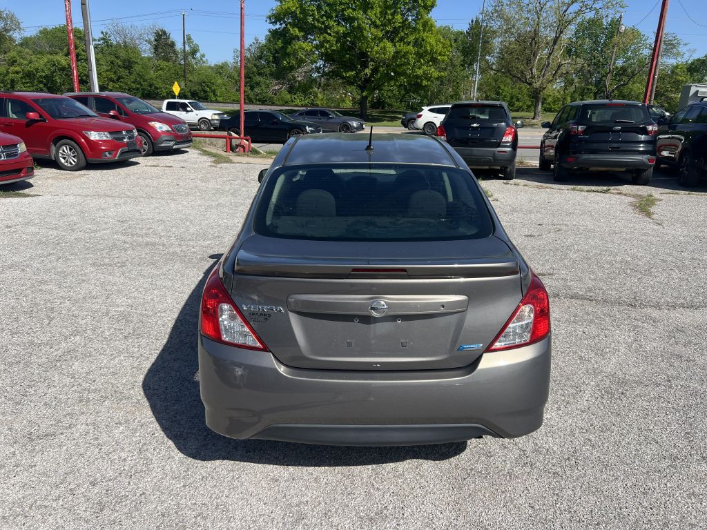 2015 Nissan Versa Image 7