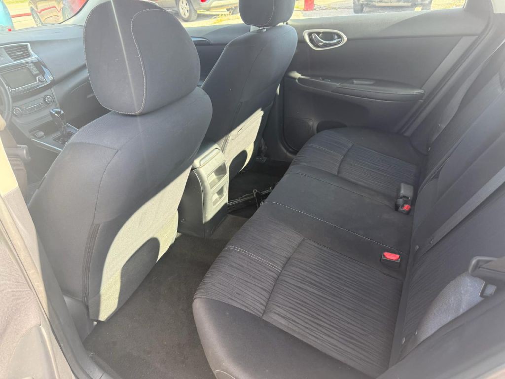 2016 Nissan Sentra Image 12