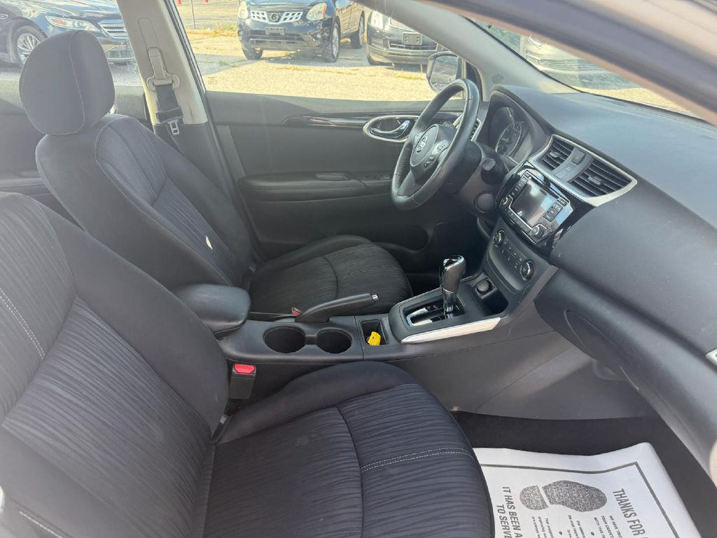 2016 Nissan Sentra Image 14
