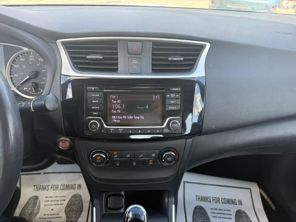 2016 Nissan Sentra Image 16