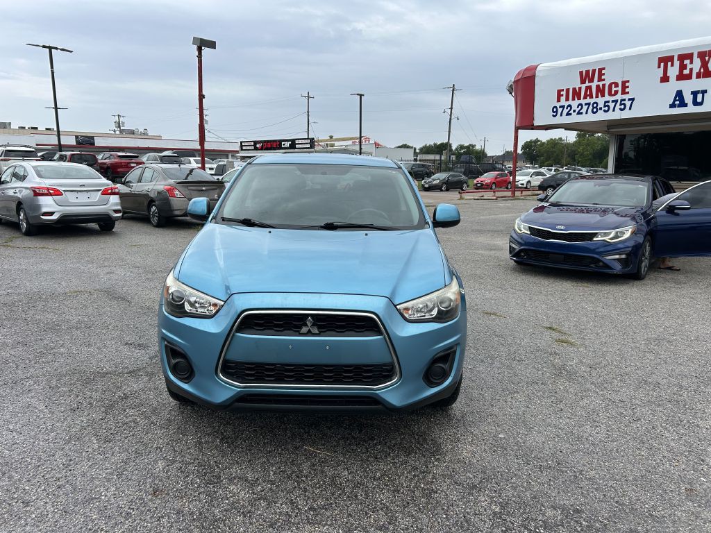 2014 Mitsubishi Outlander Image 2