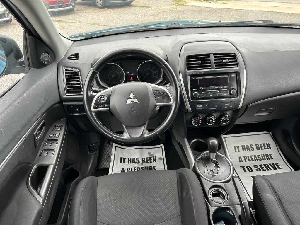 2014 Mitsubishi Outlander Image 13