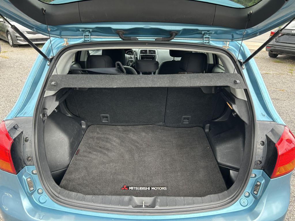 2014 Mitsubishi Outlander Image 18