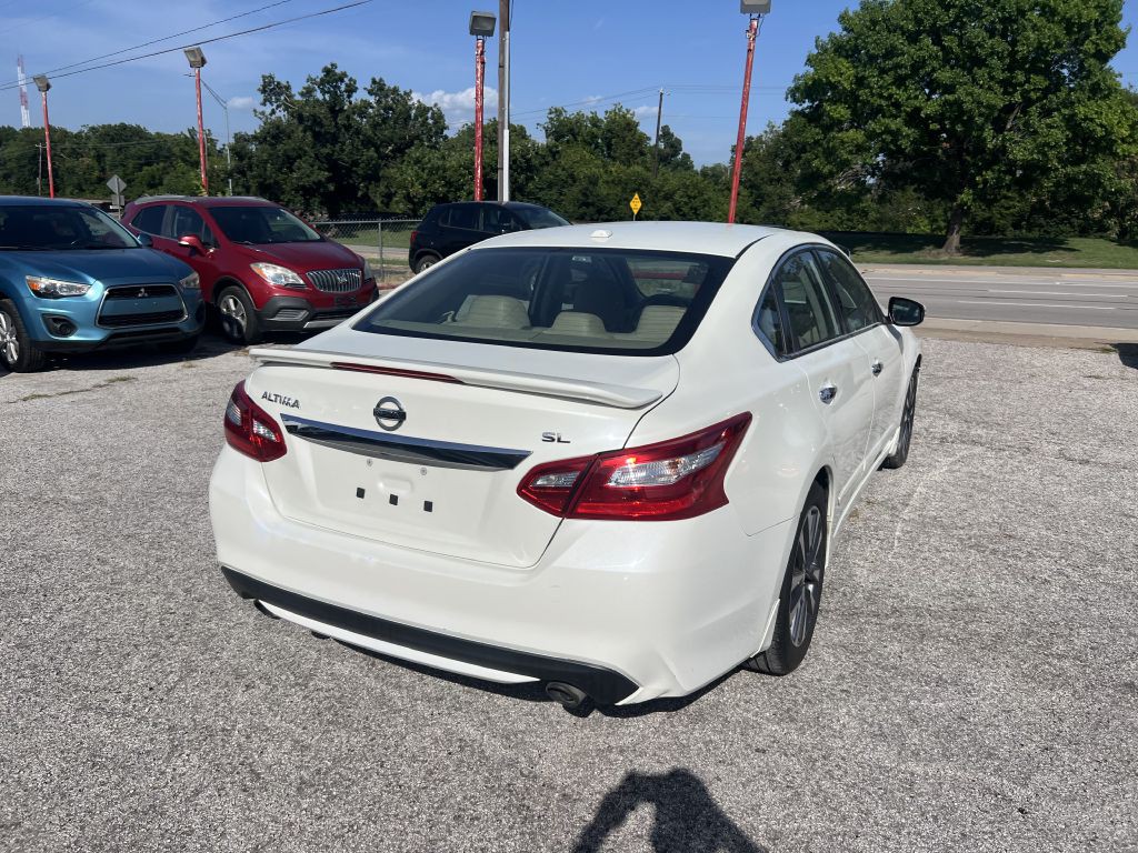 2017 Nissan Altima Image 6
