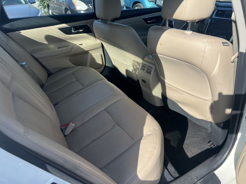 2017 Nissan Altima Image 23