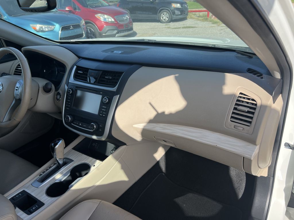 2017 Nissan Altima Image 26