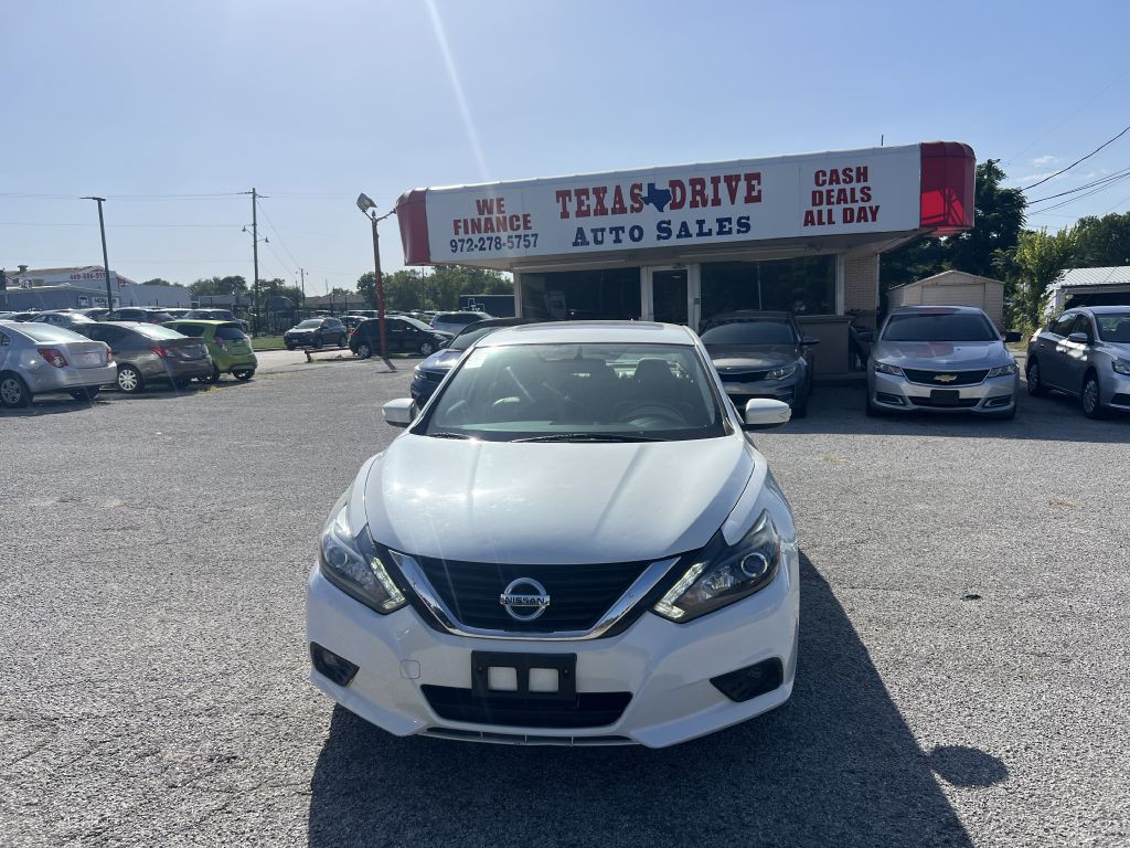 2017 Nissan Altima Image 4