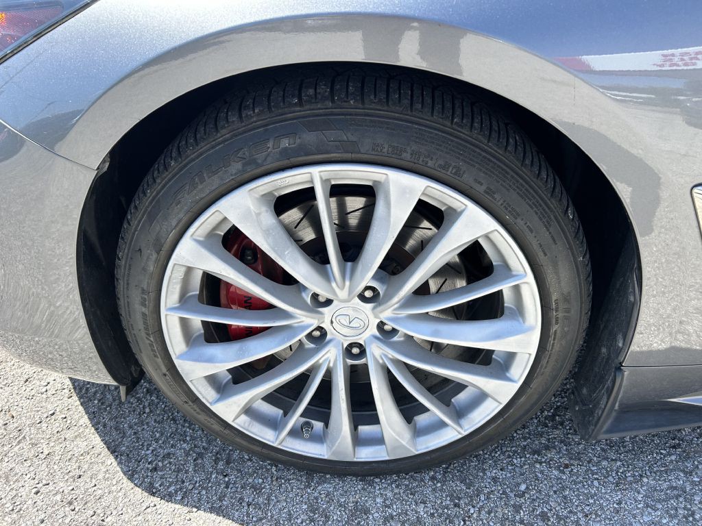 2017 INFINITI Q60 Image 10