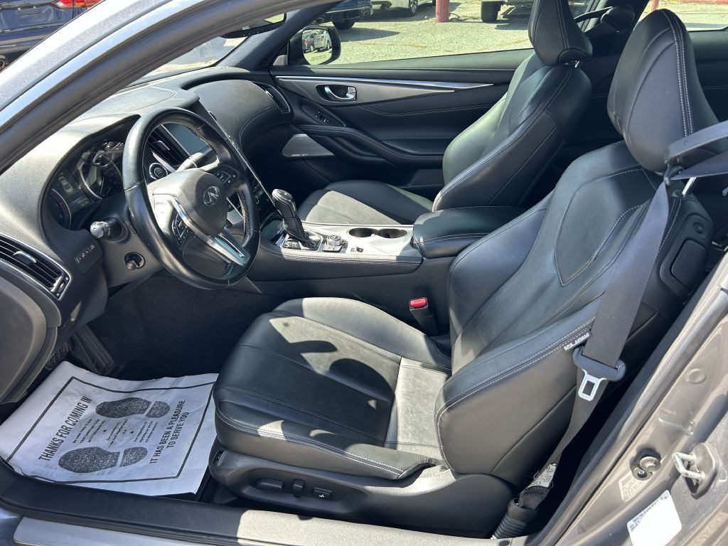 2017 INFINITI Q60 Image 11