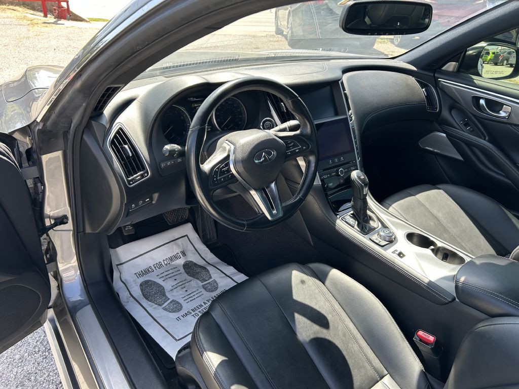 2017 INFINITI Q60 Image 12