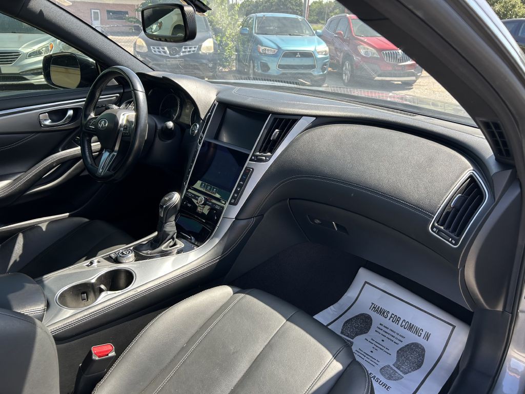 2017 INFINITI Q60 Image 15