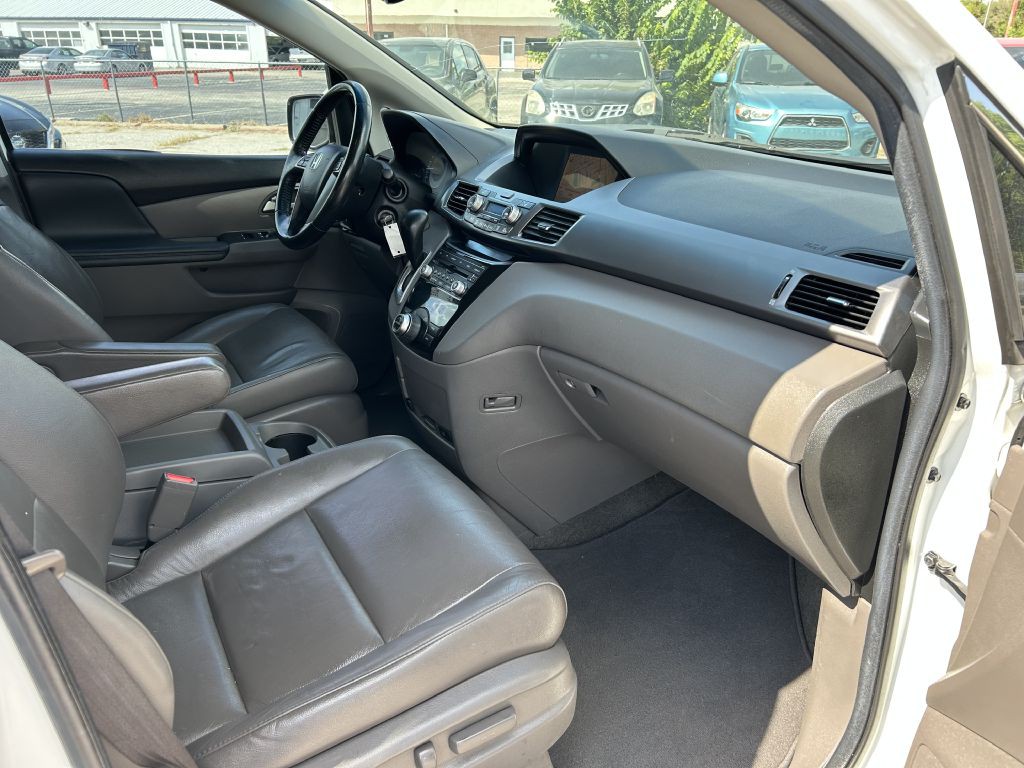 2012 Honda Odyssey Image 15