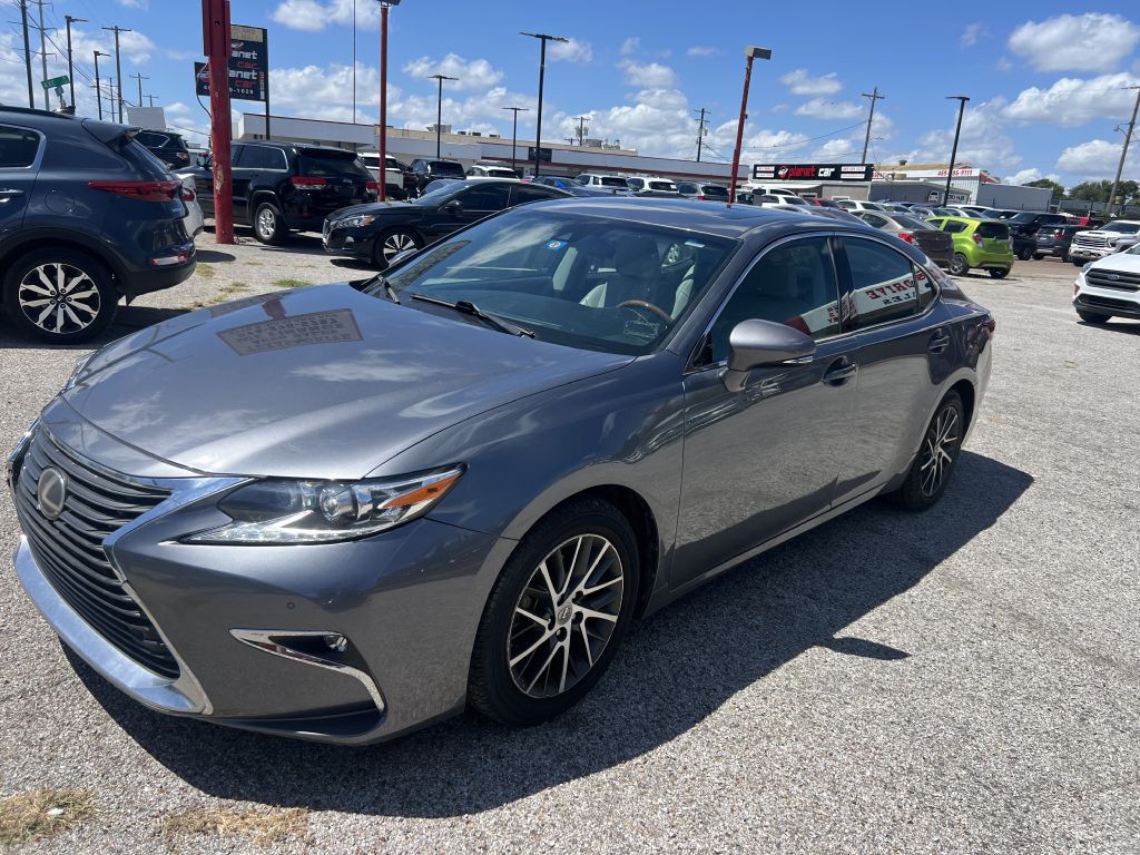 2016 Lexus ES Image 1