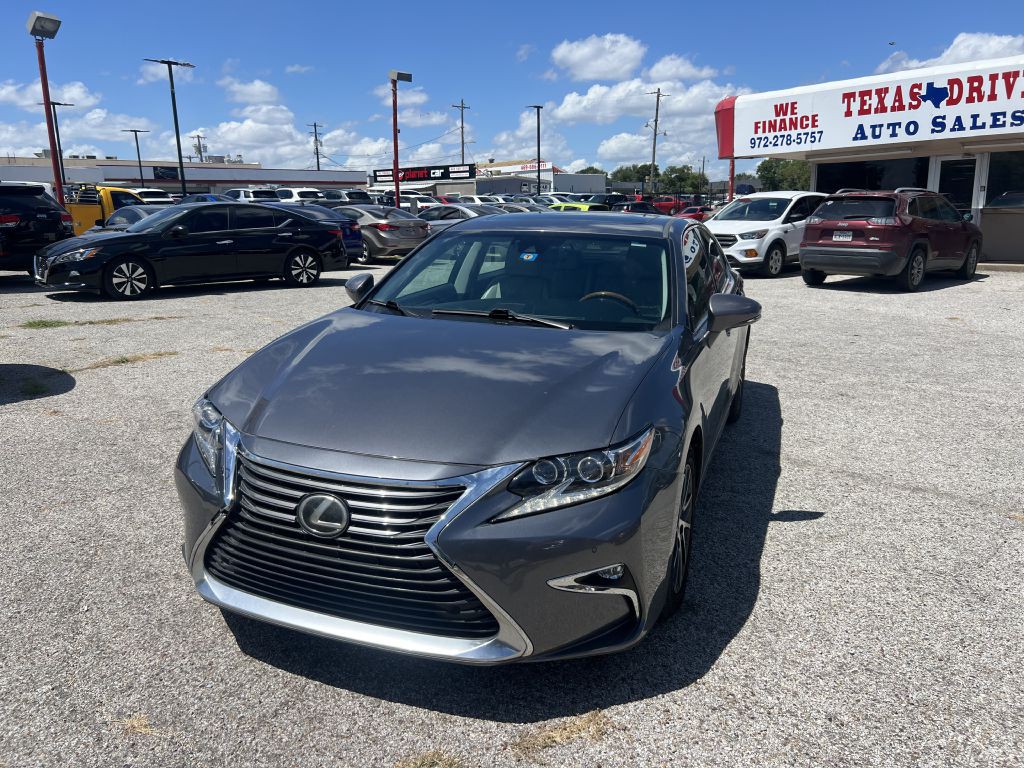 2016 Lexus ES Image 2