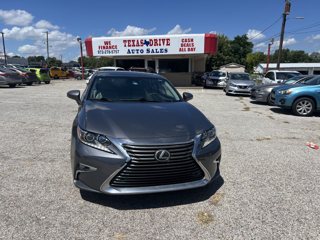 2016 Lexus ES Image 3