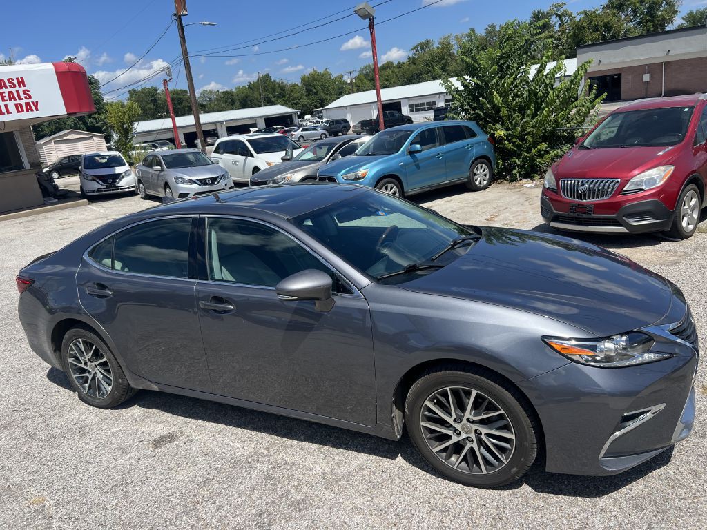 2016 Lexus ES Image 8