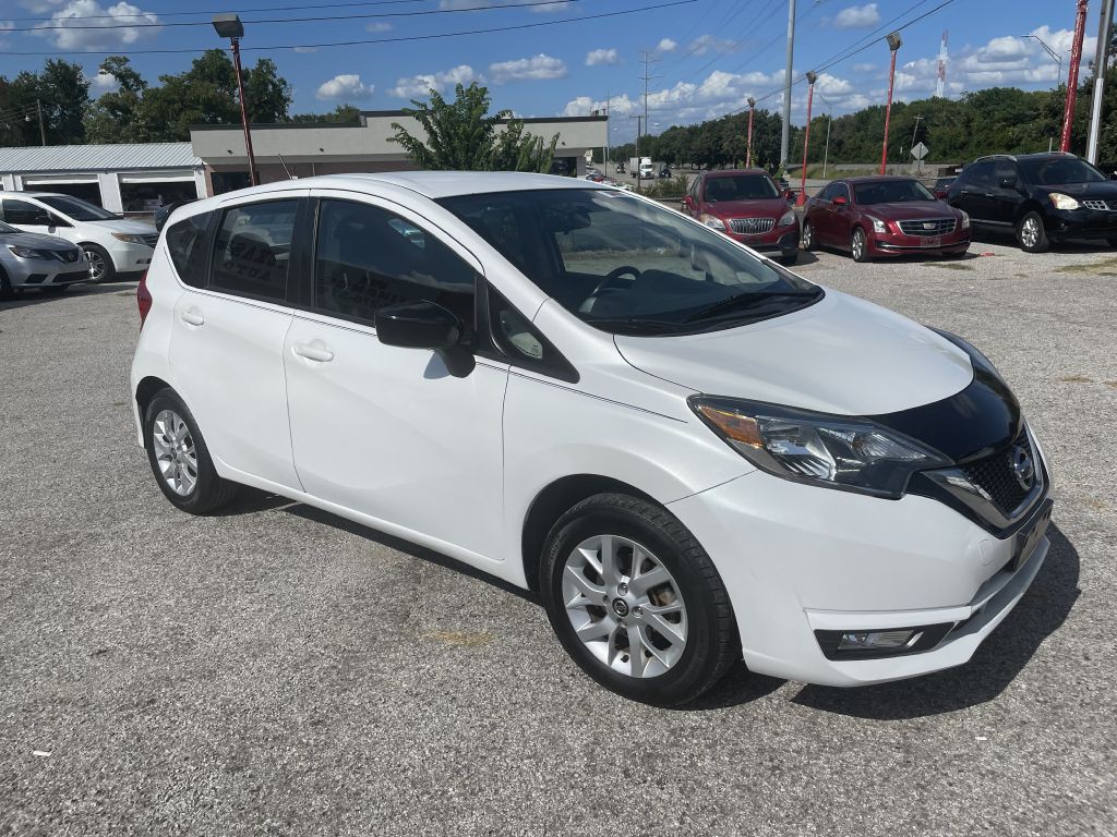 2017 Nissan Versa Image 3