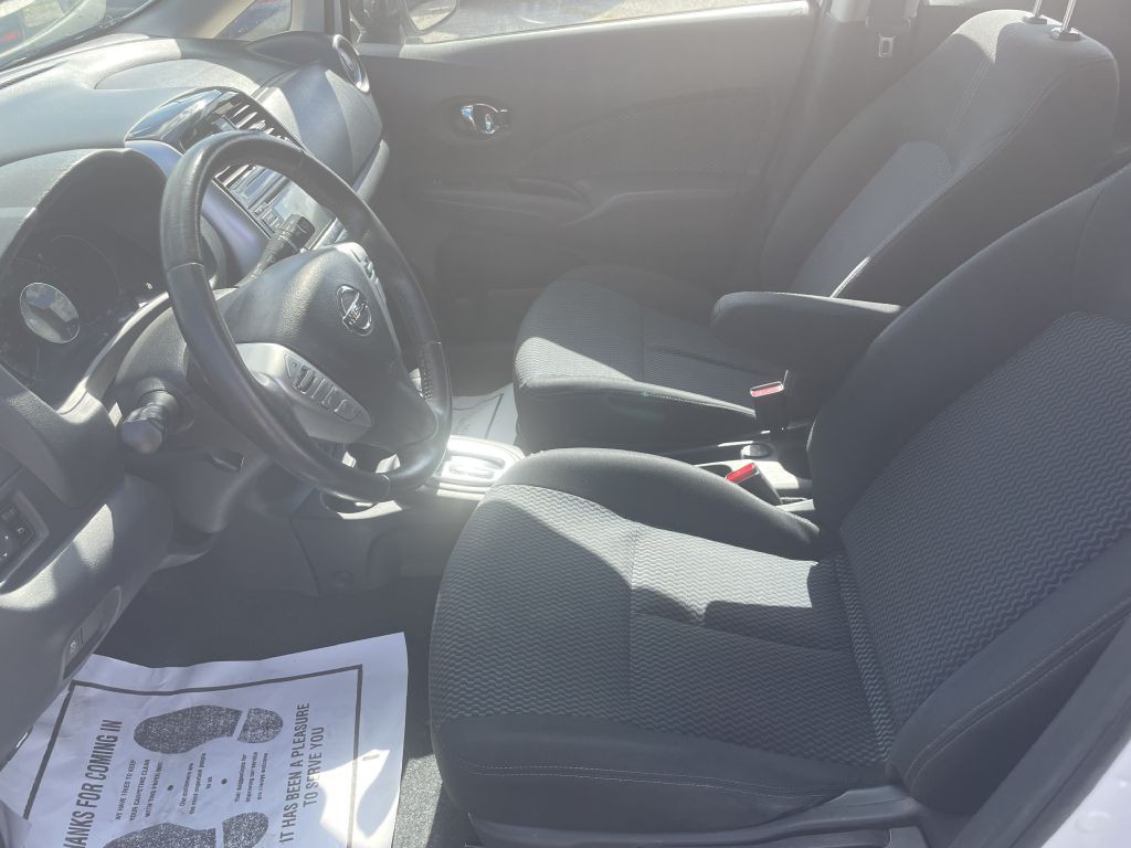 2017 Nissan Versa Image 11