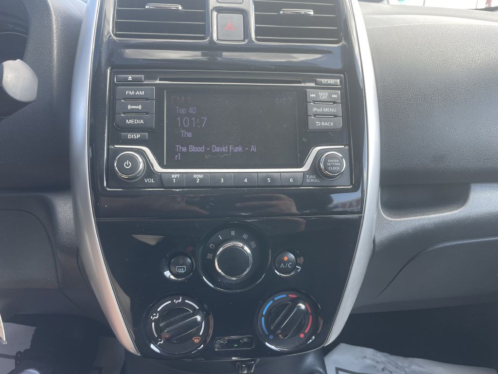 2017 Nissan Versa Image 16